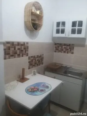 Închiriez garsoniera confort 1