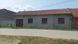 Casă la tara într-o zonă frumoasă 