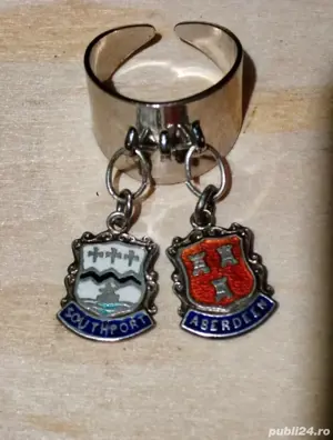 Inel scotian cu doua steme cu blazon din argint 