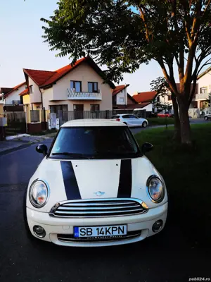 Mini Cooper 1.4 benzina   146.000 km reali   Pret mic, motor de verificat - imagine 5 Mini Cooper 1.4 benzina   146.000 km reali   Pret mic, motor de verificat - imagine 5