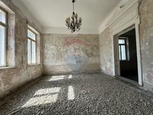 Monument Istoric Teatru langa Liceul Cuza - imagine 7