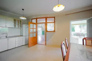 Casă cu 6 camere și 1000mp teren de vânzare în Sânmartin - imagine 8 Casă cu 6 camere și 1000mp teren de vânzare în Sânmartin - imagine 8