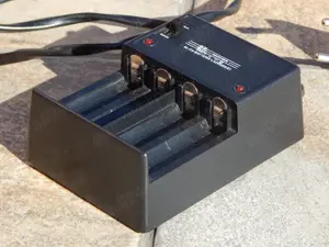 Incarcator adaptor baterii AA x4 Minwa MW 297 cu optiune quick charge  - imagine 3