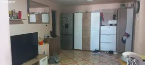 Vand urgent apartament 3 camere - imagine 2