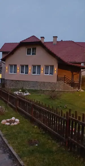 Căsuța de lângă castel Bran