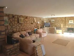 ViLA de LUX  cu un DESIGN deosebit in centrul orasului Nadlac - imagine 3