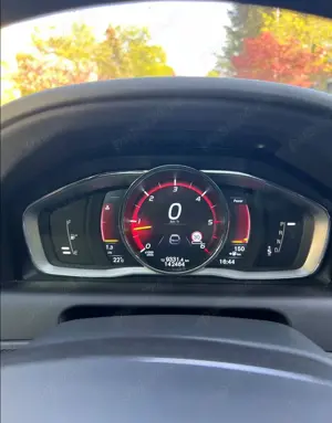 Volvo XC60 Inscription 2.4D5 4x4 - motor Volvo 5 cilindri - imagine 2