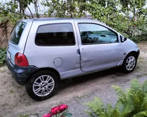 Vand- schimb Renault Twingo 1.2 benzina ( PROPRIETAR ) pret discutabil - imagine 8 Vand- schimb Renault Twingo 1.2 benzina ( PROPRIETAR ) pret discutabil - imagine 8