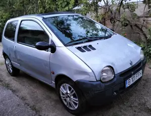 Vand- schimb Renault Twingo 1.2 benzina ( PROPRIETAR ) pret discutabil - imagine 5 Vand- schimb Renault Twingo 1.2 benzina ( PROPRIETAR ) pret discutabil - imagine 5