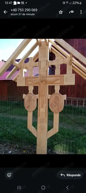 Troițe și cruci sculptate manual 