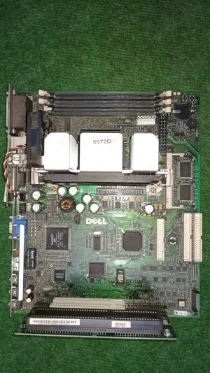  Kit DELL - placa de baza, procesor Pentium III 450 MHz, 128 MB SD-RAM PC-100, HDD, CD-ROM, floppy, 