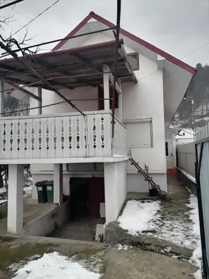 Casa în oras - imagine 2