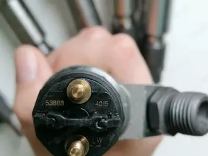 5801453888 500060536 538884015 0986435663 Bosch Injector Iveco Stralis II AD, AS, AT, New Holland  - imagine 6