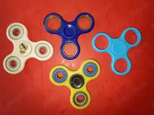 Fidget Spinner  -  Jucarie  -   b u  c =    4