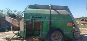 remorca tehnologica de furajat animalele cu siloz, mixer furaj