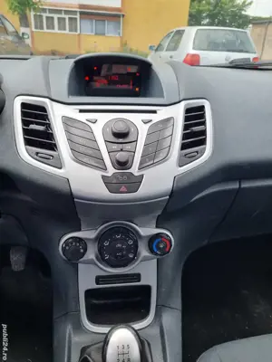 Ford Fiesta 1.4 Gpl - imagine 6 Ford Fiesta 1.4 Gpl - imagine 6