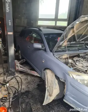 Dezmembrez Toyota Avensis 2.0 Diesel - imagine 2
