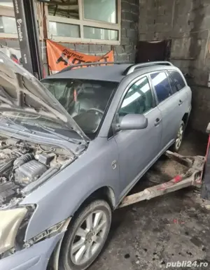 Dezmembrez Toyota Avensis 2.0 Diesel - imagine 4