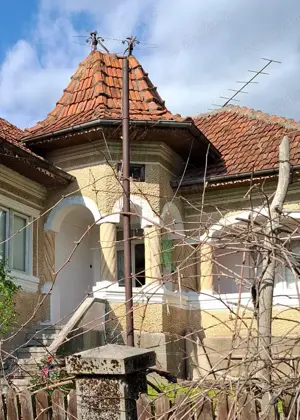 Casa si teren de vanzare