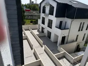 Rosu, Vila- Duplex, P+2. Imobil stil Italienesc!