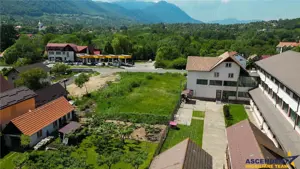 FILM!Punct de atractie:intravilan in vecinatatea Castelului Bran,utilitati,front stradal remarcabil - imagine 2