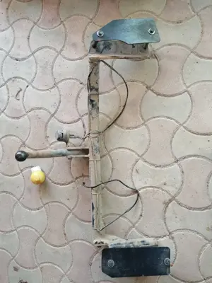 Vând scut motor, cârlig roata rezerva, telescoape haion etc. Opel 2003 - imagine 4