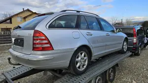 Mercedes C220 / W203 - imagine 6