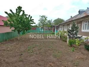 Casa la tara si teren intravilan, in sat Carja, jud Vaslui - imagine 15