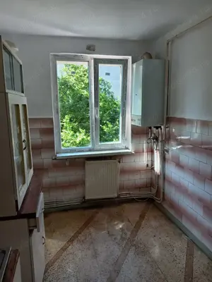 Apartament 3 camere - Liceul Mihai Eminescu- Bacău - imagine 3