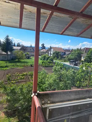 Apartament cu 3 camere la etajul 1 plus anexe, complet mobilat , nou