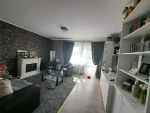 Apartament cu 3 camere la etajul 1 plus anexe, complet mobilat , nou - imagine 3