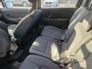 Vând Renault Scenic