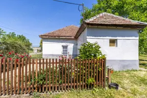 Proprietate versatilă cu casă, două hale și teren generos - imagine 2