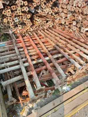 Vand popi metalici cu deschidere 3.6M in talpa T .