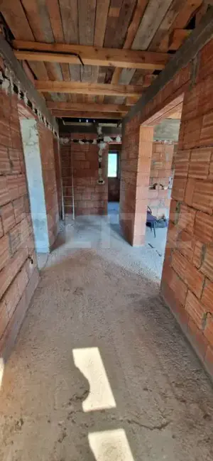 Casa parter, 120 mp, teren 1000 mp, la 25 km de orasul Bistrita - imagine 10