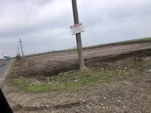 Loc de casă.10500 euro 530 mp. Peste linie str. Buzăului la iesire.