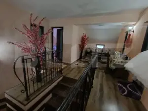 Casa de vanzare, cu 4 camere, 300 mp, zona exterior sud - imagine 9