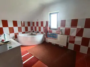 Casa de vanzare, cu 4 camere, 300 mp, zona exterior sud - imagine 7