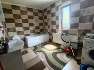 Casa de vanzare, cu 4 camere, 300 mp, zona exterior sud - imagine 11