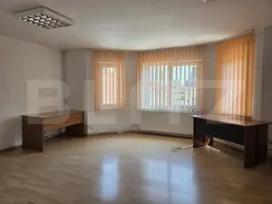 Casa de vanzare, cu 9 camere, 308 mp, zona RrM1 - imagine 4