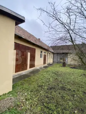 Casă cu anexe și 40 ari de grădină  - imagine 3