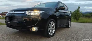 Mitsubishi outlander PHEV 2.0 - imagine 2