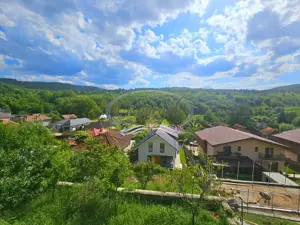 Casa cu terasa si curte mare, atmosfera rurala aproape de oras - imagine 5