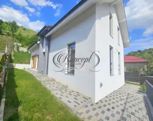 Casa cu terasa si curte mare, atmosfera rurala aproape de oras - imagine 4