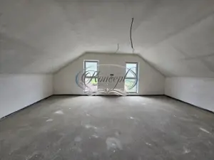 Casa cu terasa si curte mare, atmosfera rurala aproape de oras - imagine 14