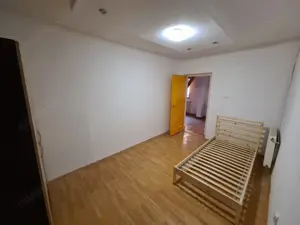 Cazare muncitori Inchiriez casa cu 3 camere  - imagine 3