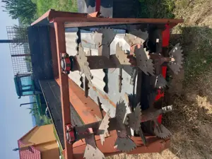 Vând remorca de gunoi