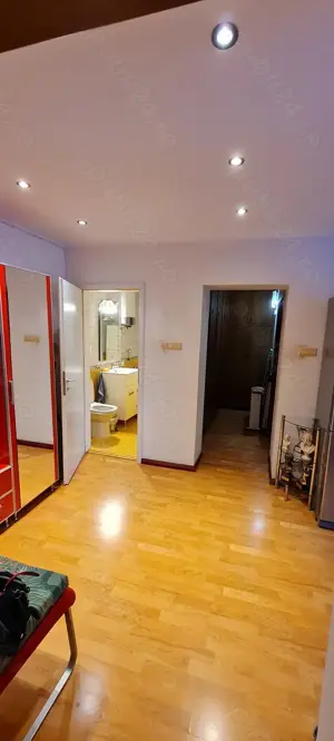 Inchiriez apartament 2 camere central - imagine 2