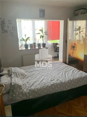 Decomandat, mobilat si utilat cu 2 bai si 2 balcoane la etajul 3