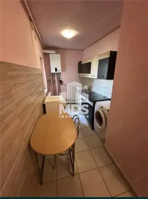 Etaj 1 cu central #259; propie, mobilat  #537;i utilat, aproape de Mall